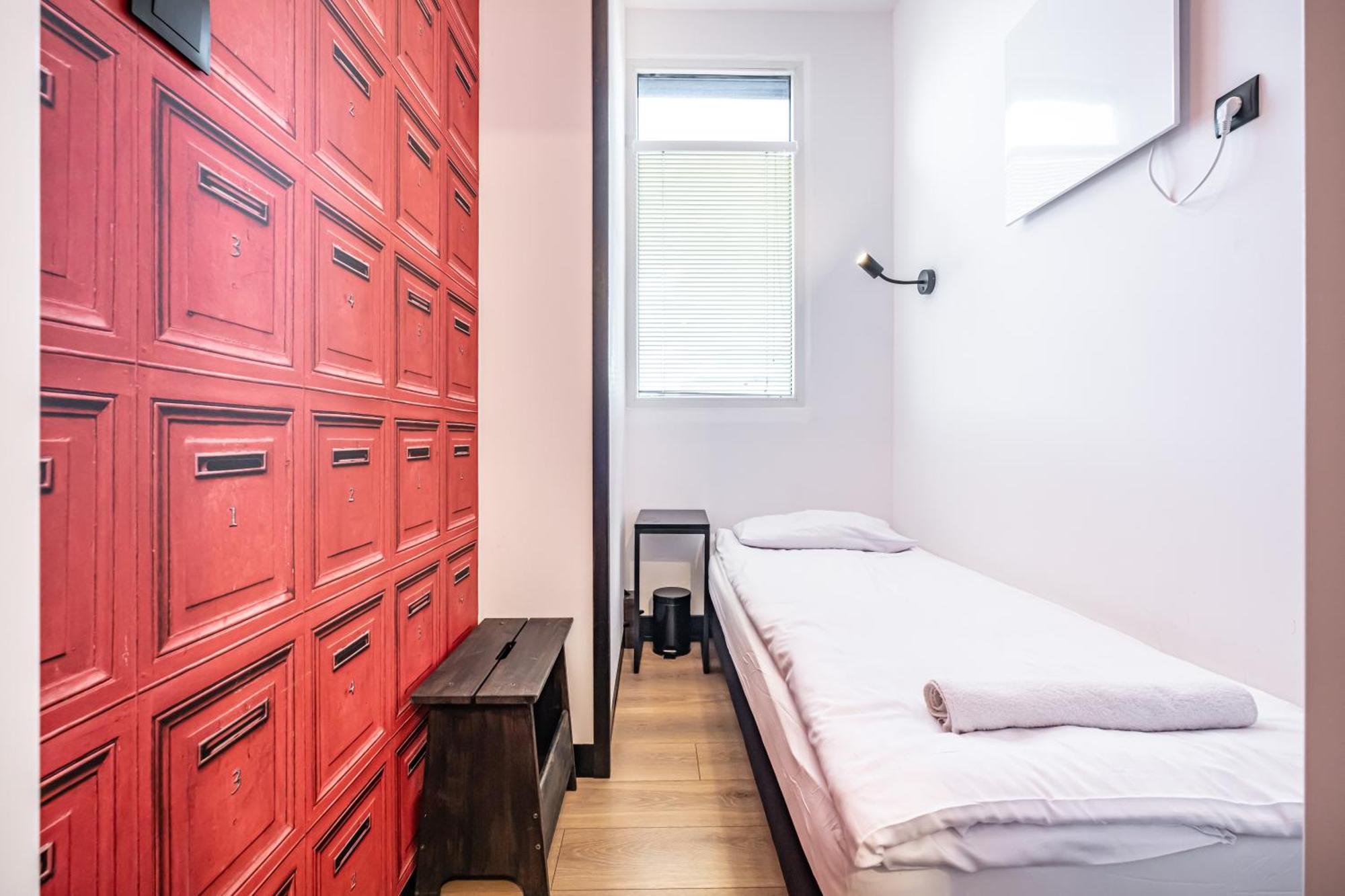 Vola Hostel Warszawa Eksteriør bilde