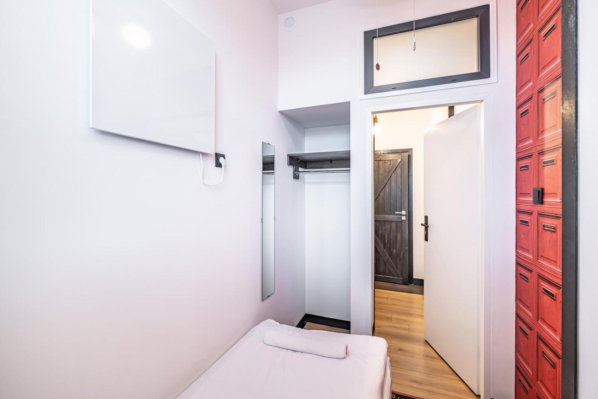 Vola Hostel Warszawa Eksteriør bilde