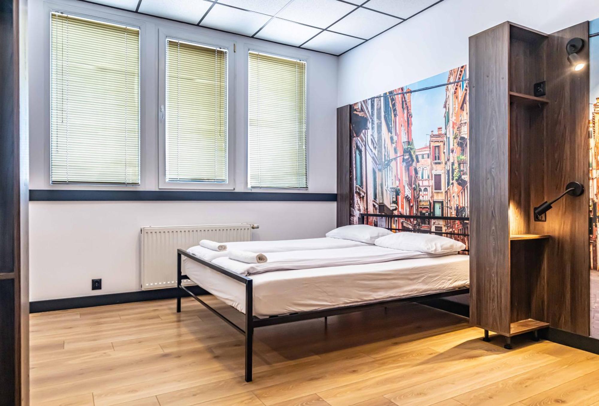 Vola Hostel Warszawa Eksteriør bilde