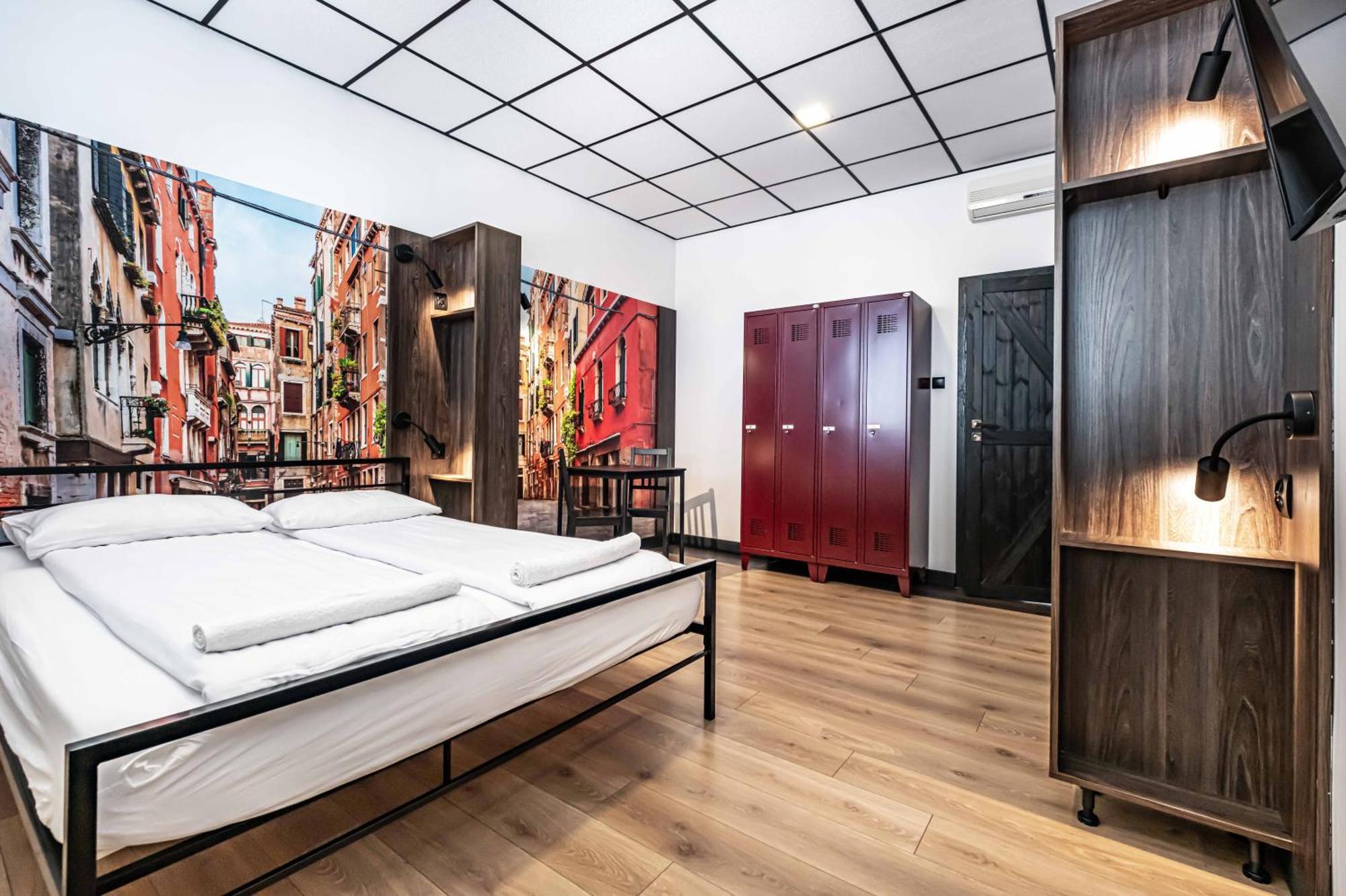 Vola Hostel Warszawa Eksteriør bilde