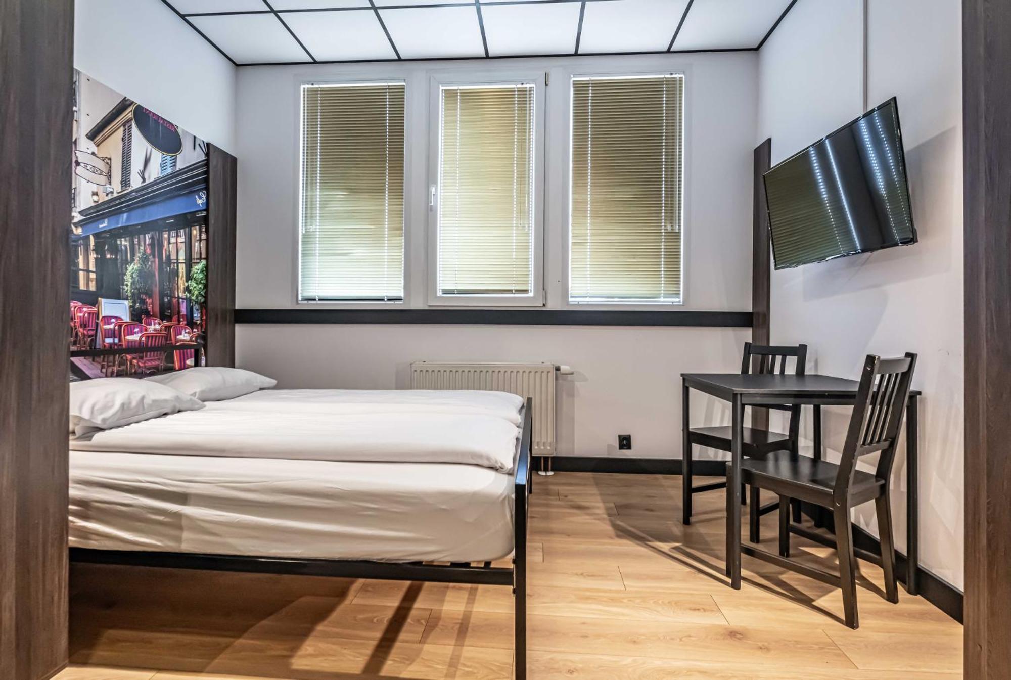 Vola Hostel Warszawa Eksteriør bilde