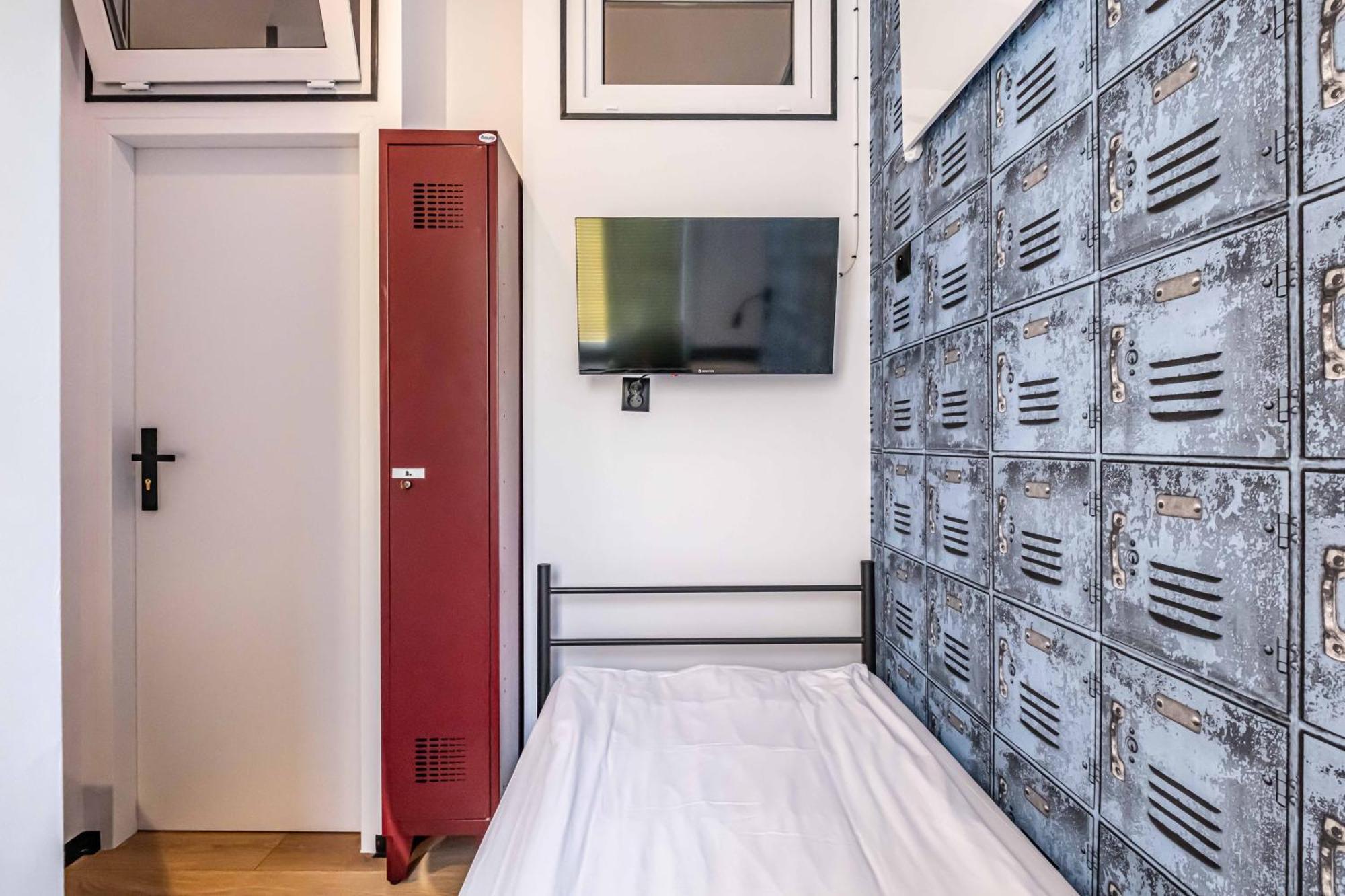 Vola Hostel Warszawa Eksteriør bilde