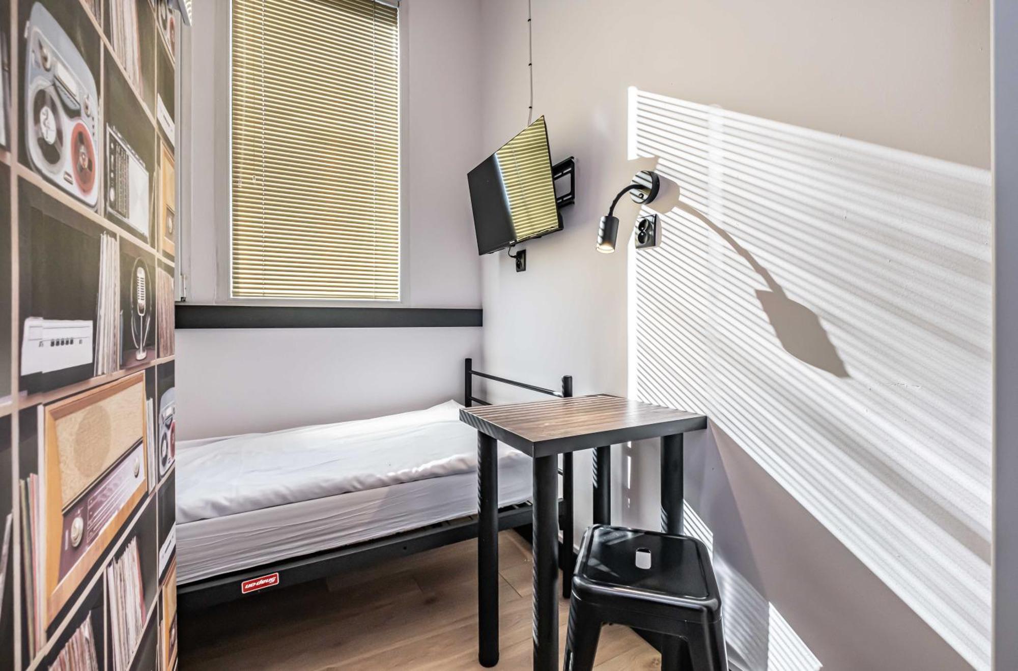 Vola Hostel Warszawa Eksteriør bilde