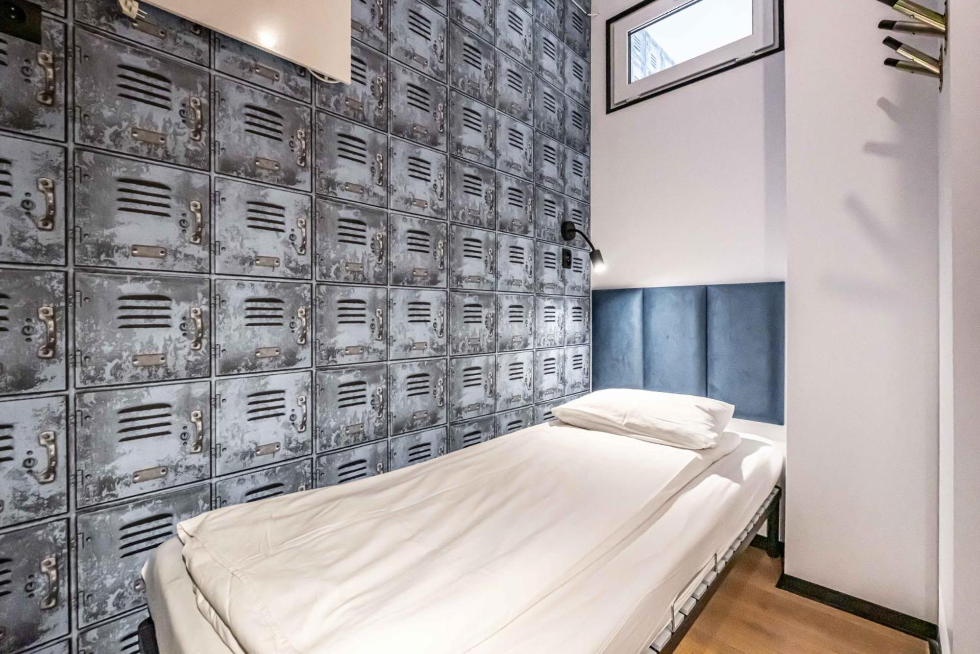 Vola Hostel Warszawa Eksteriør bilde