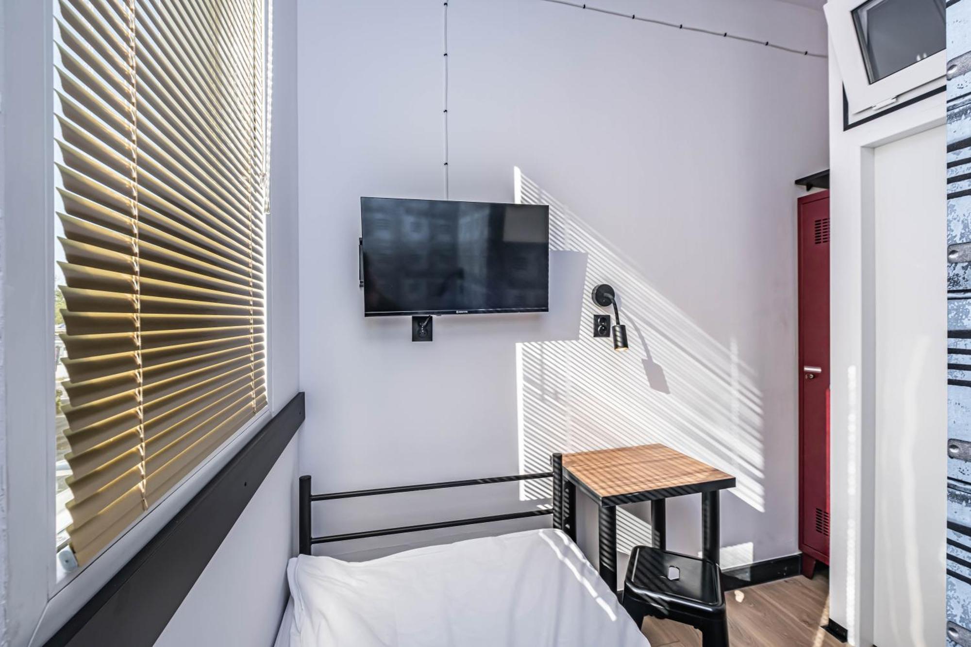 Vola Hostel Warszawa Eksteriør bilde