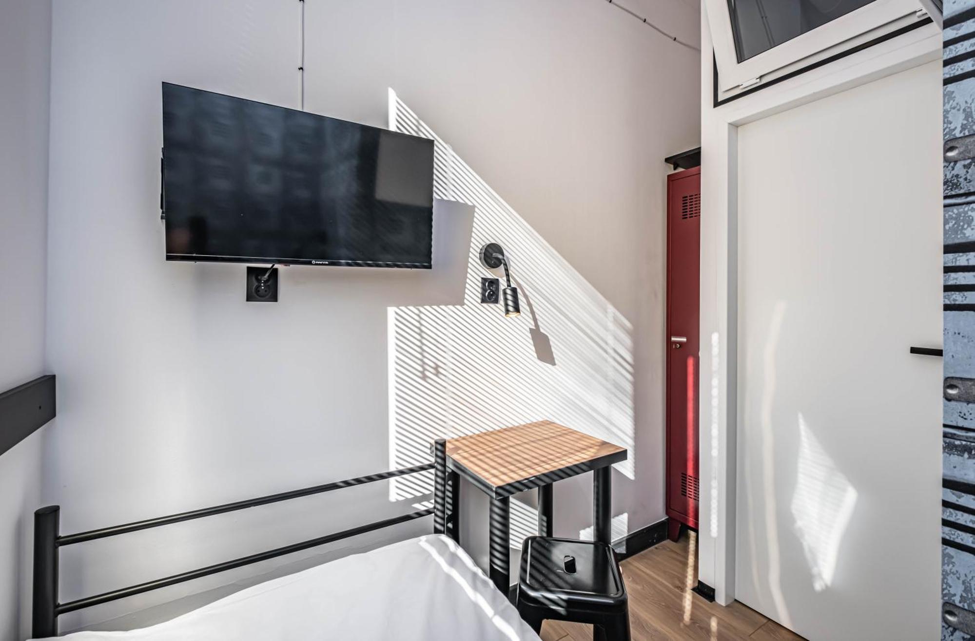 Vola Hostel Warszawa Eksteriør bilde
